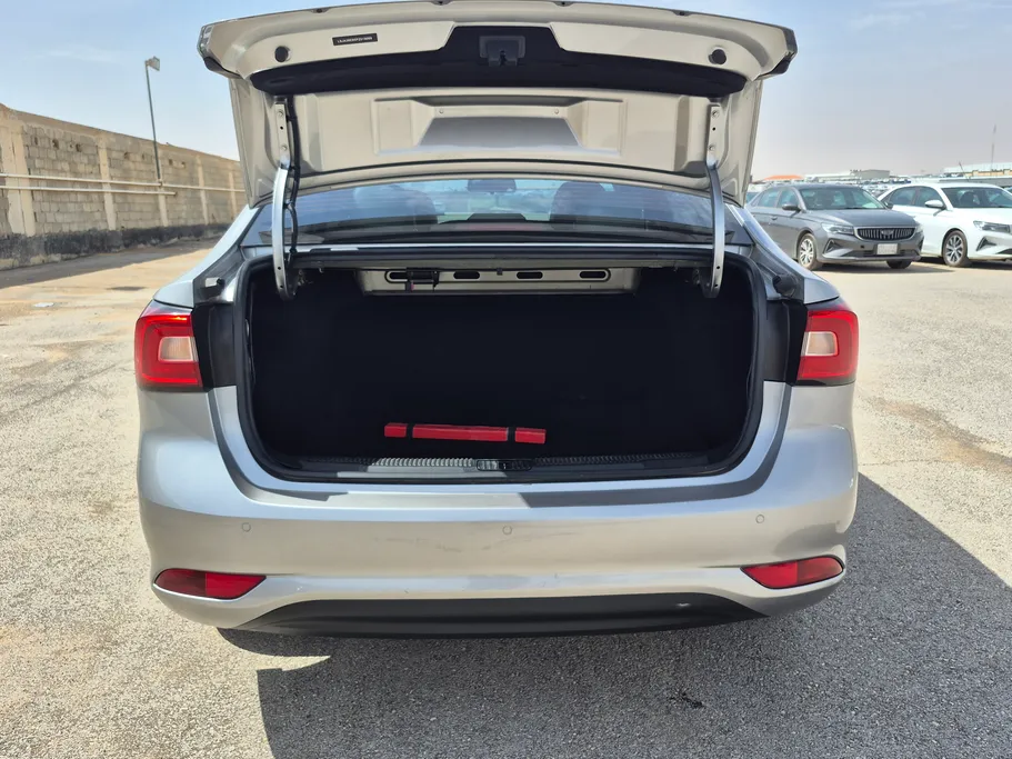 2023 ام جي 5 LUX 