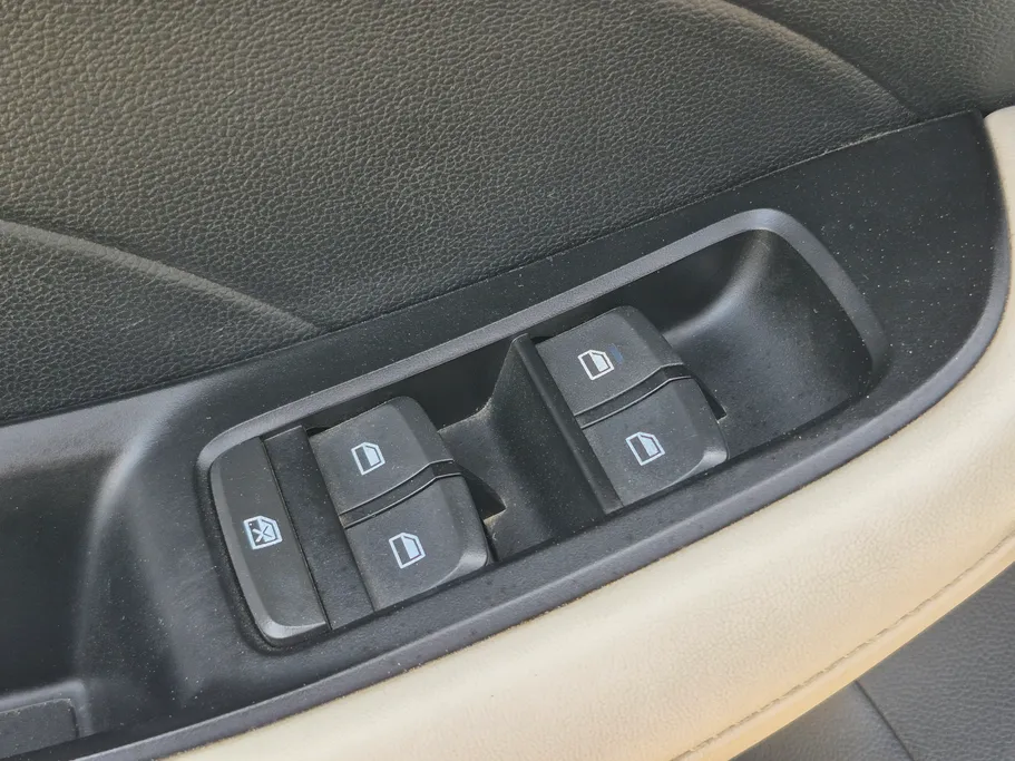 2023 ام جي 5 LUX 