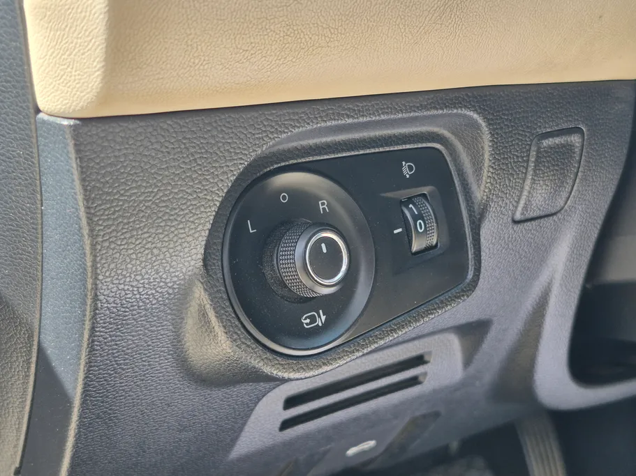 2023 ام جي 5 LUX 