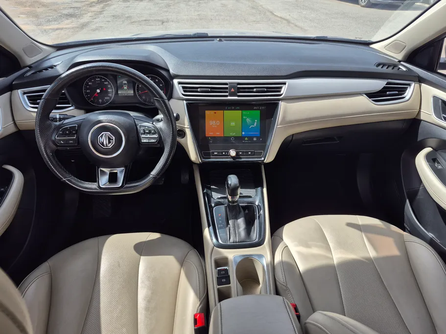 2023 ام جي 5 LUX 