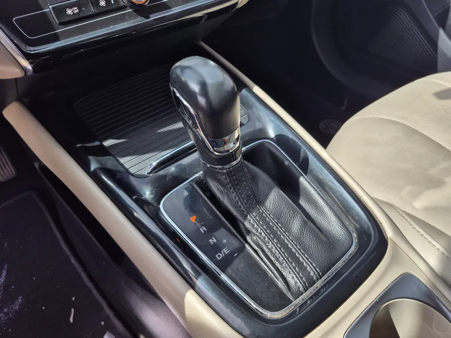 2023 ام جي 5 LUX 