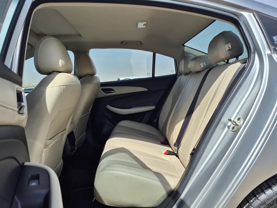 2023 ام جي 5 LUX 