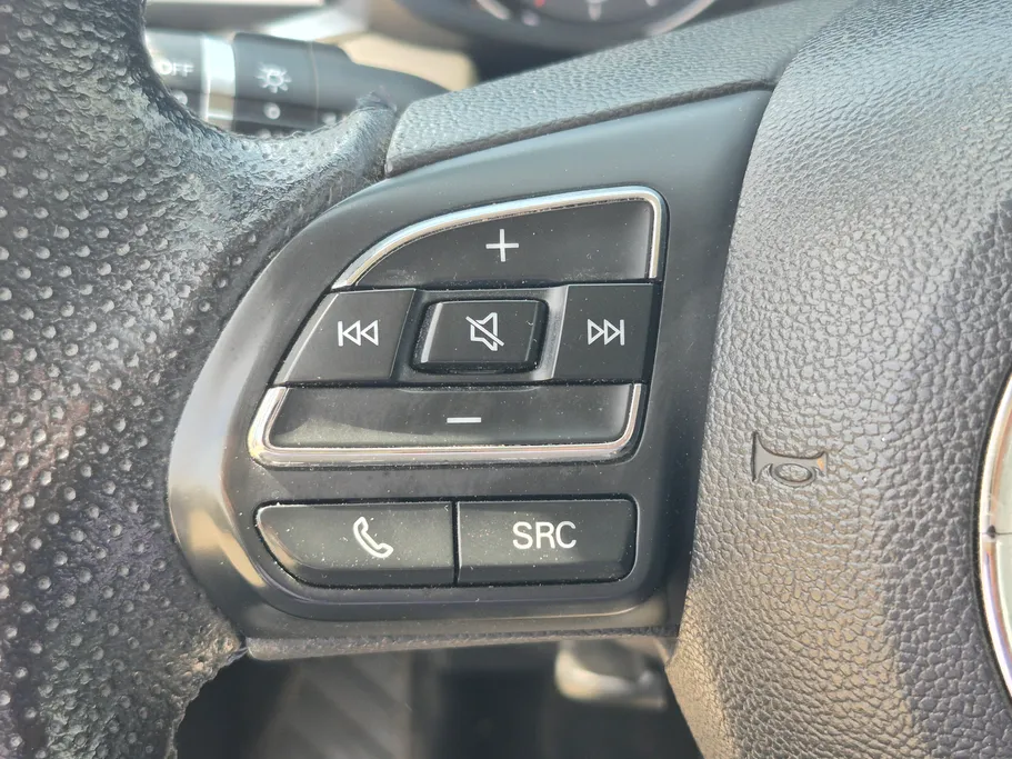 2023 ام جي 5 LUX 