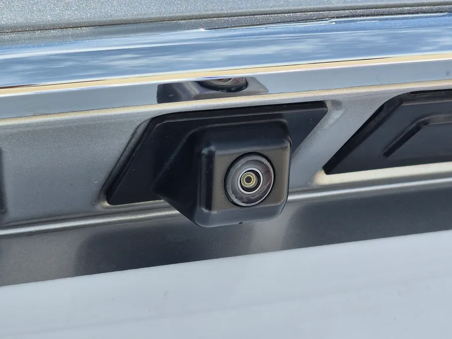 2023 ام جي 5 LUX 