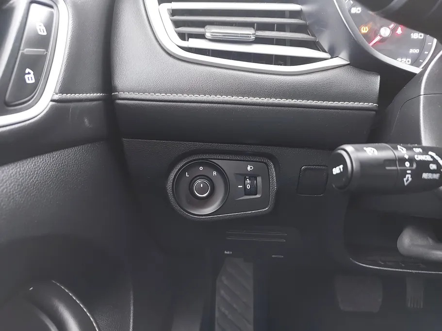 ام جي 5 COM 2022 