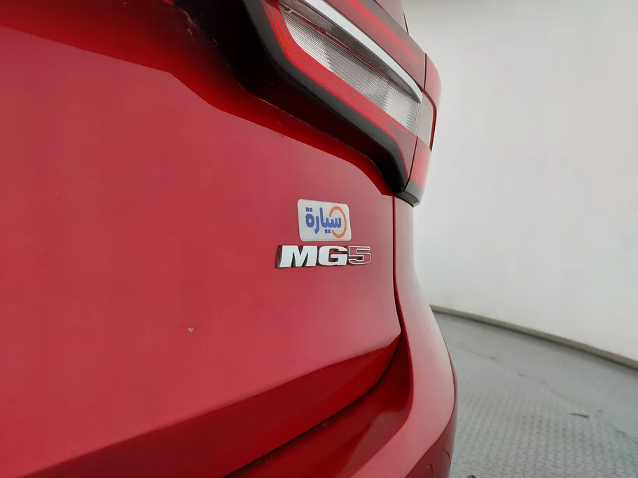 ام جي 5 COM 2022 