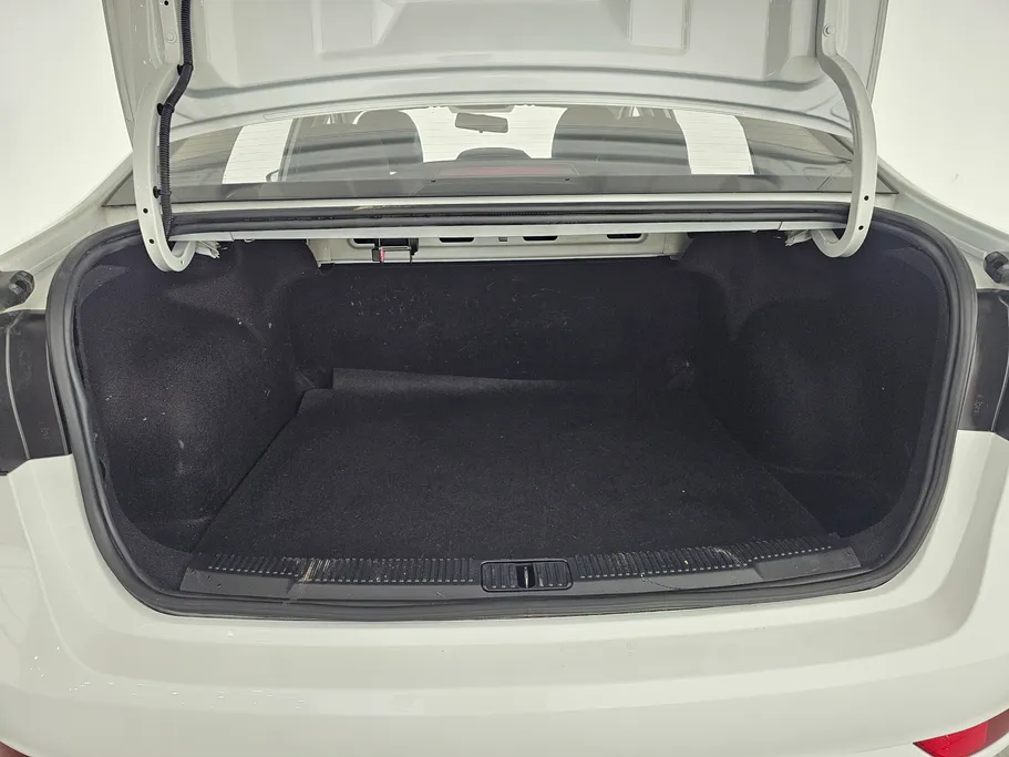 ام جي 5 STD 2023 