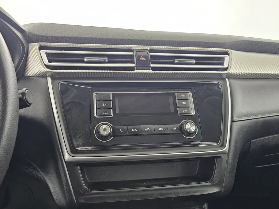 ام جي 5 STD 2023 