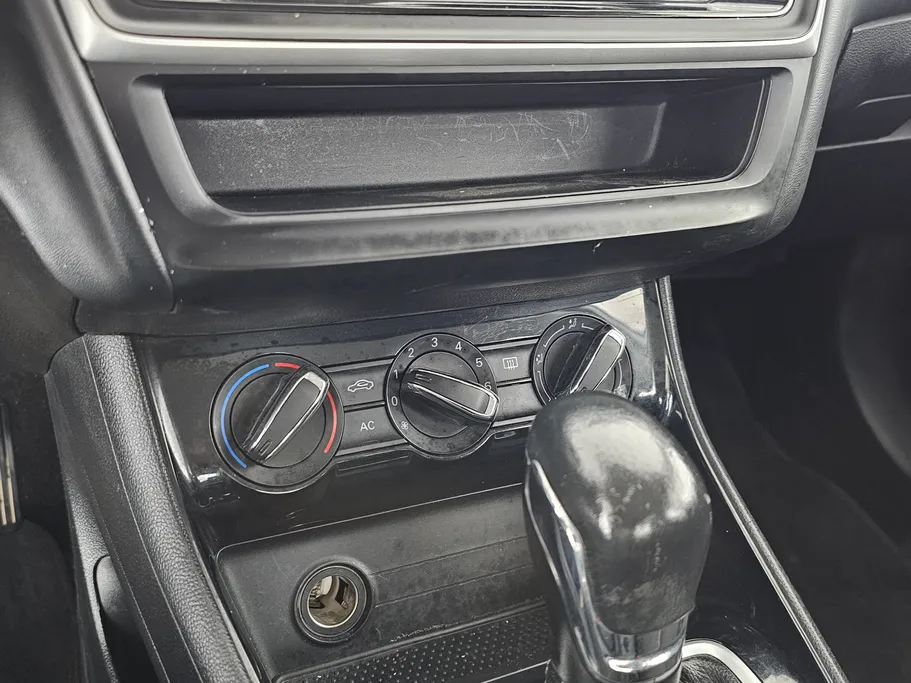 ام جي 5 STD 2023 