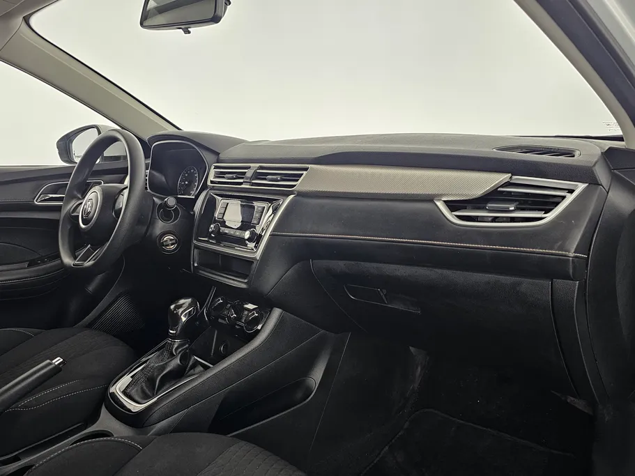 ام جي 5 STD 2023 