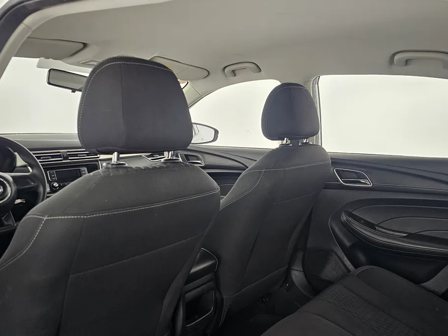 ام جي 5 STD 2023 