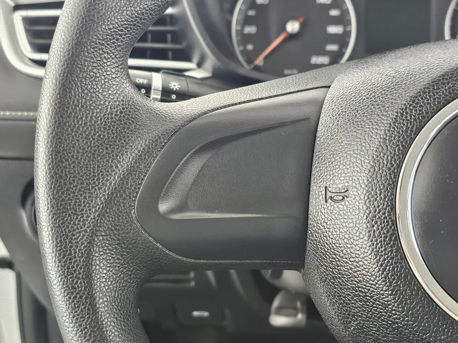 ام جي 5 STD 2023 