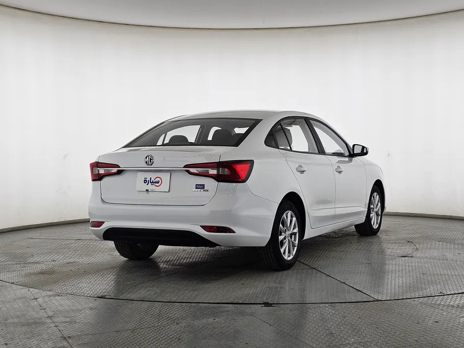 ام جي 5 STD 2023 