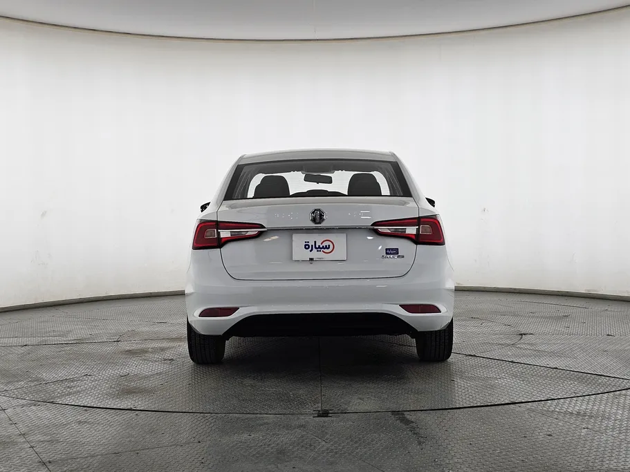 ام جي 5 STD 2023 