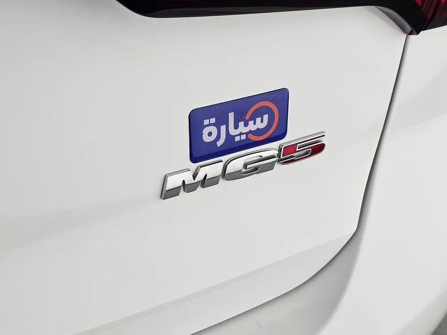 ام جي 5 STD 2023 