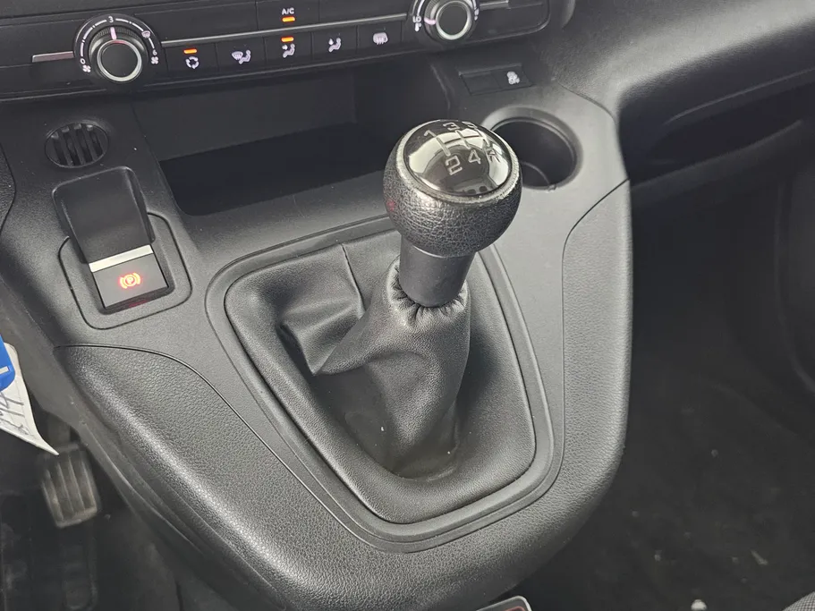 بيجو بارتنر Short van 2022 