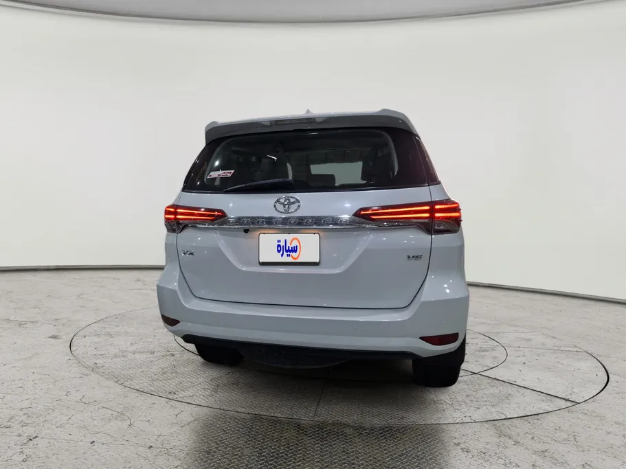 تويوتا فورتشنر VX 2023 