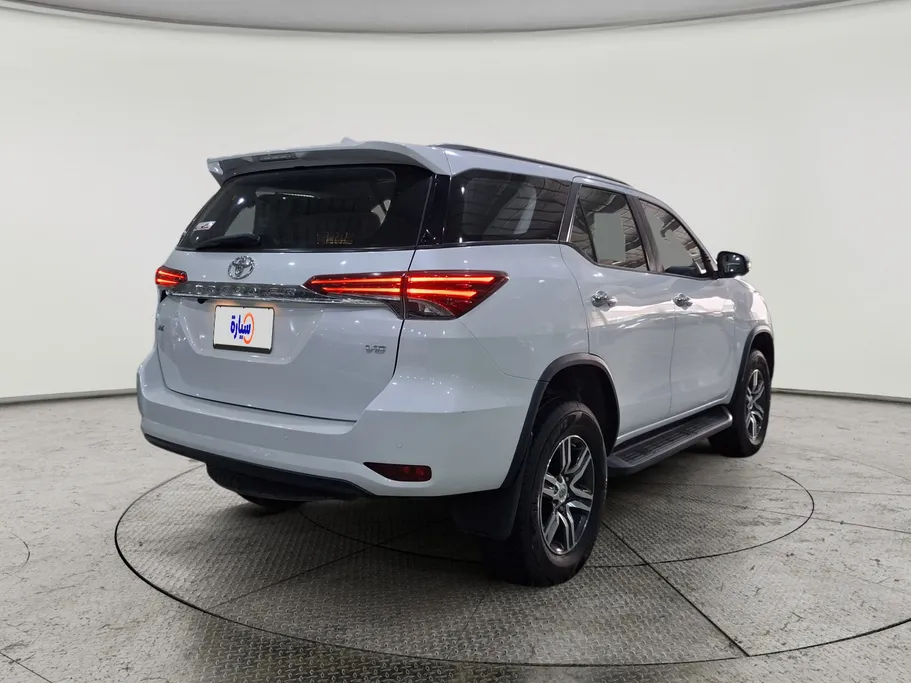 تويوتا فورتشنر VX 2023 