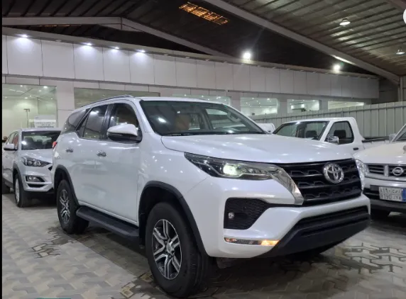 تويوتا فورتشنر VX 2023 