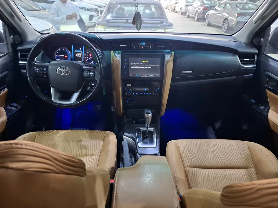 تويوتا فورتشنر VX 2023 