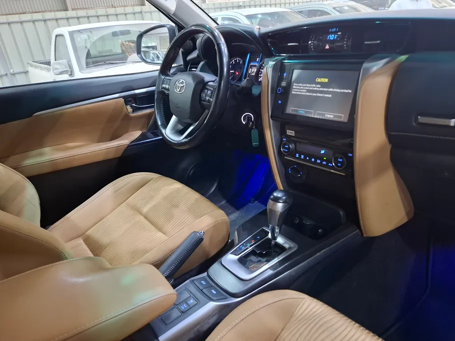 تويوتا فورتشنر VX 2023 