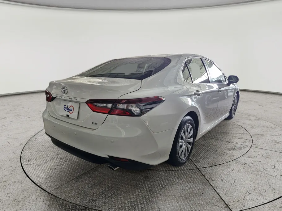 تويوتا كامري LE 2023 