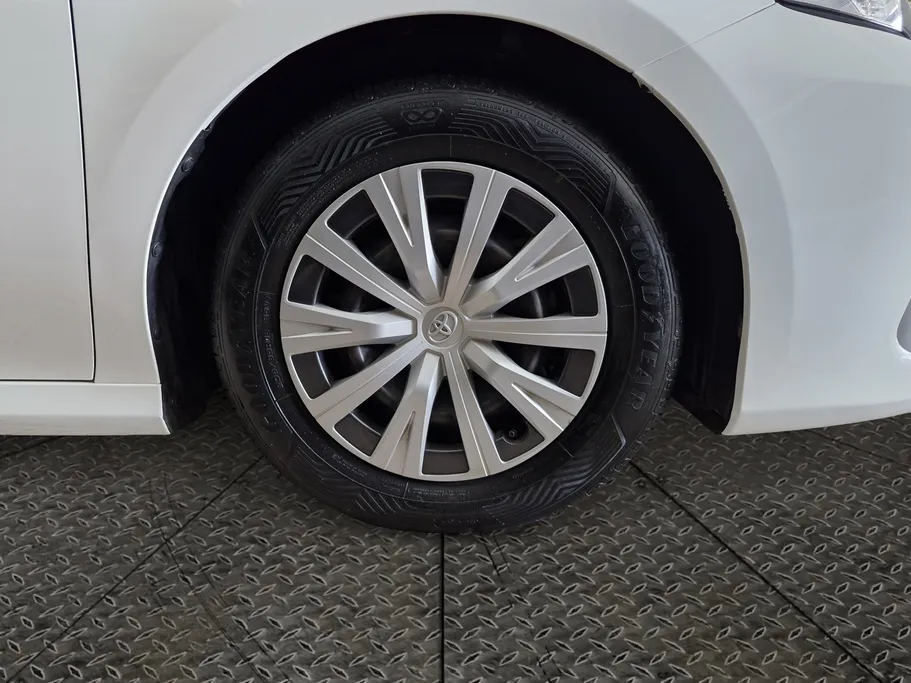 تويوتا كامري LE 2023 