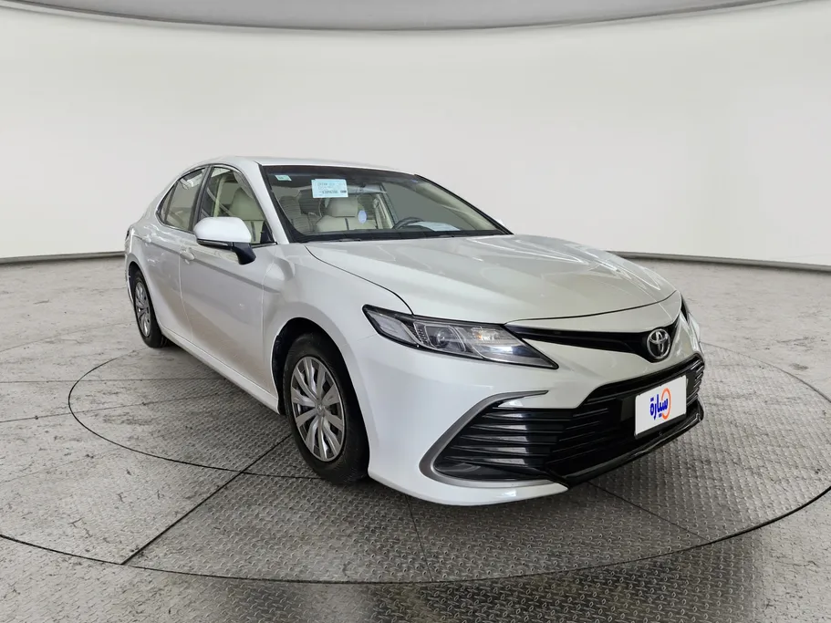 تويوتا كامري LE 2023 