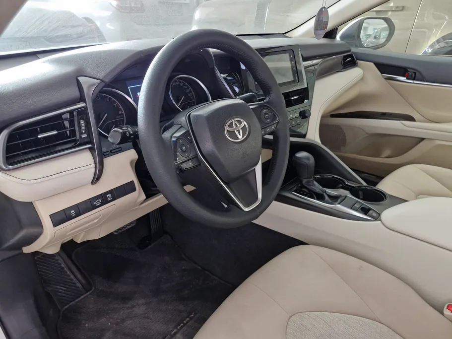 تويوتا كامري LE 2023 