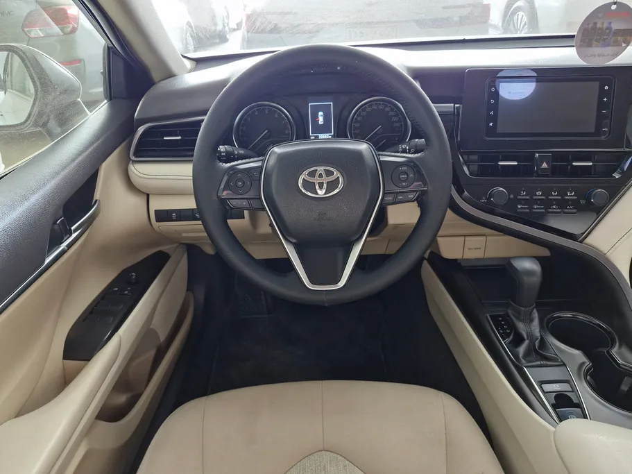 تويوتا كامري LE 2023 