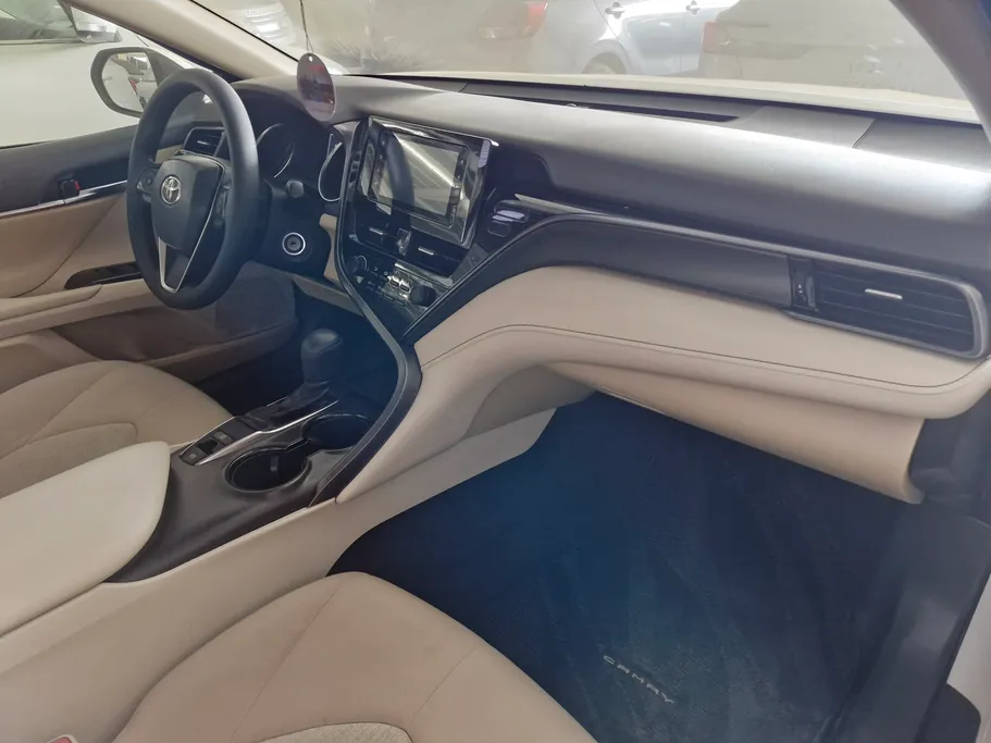 تويوتا كامري LE 2023 