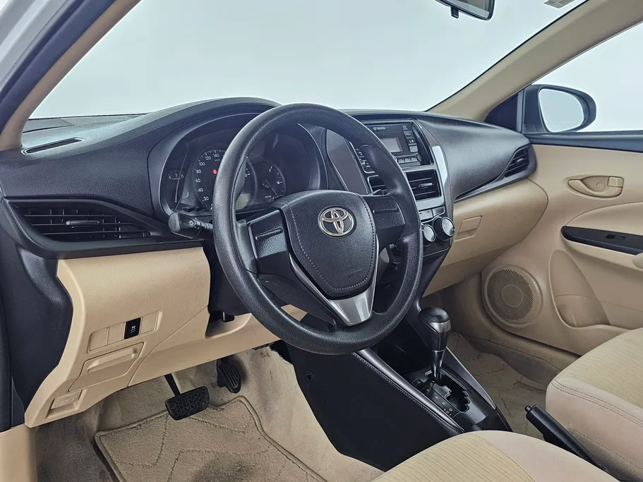 2022 Toyota Yaris  Y 