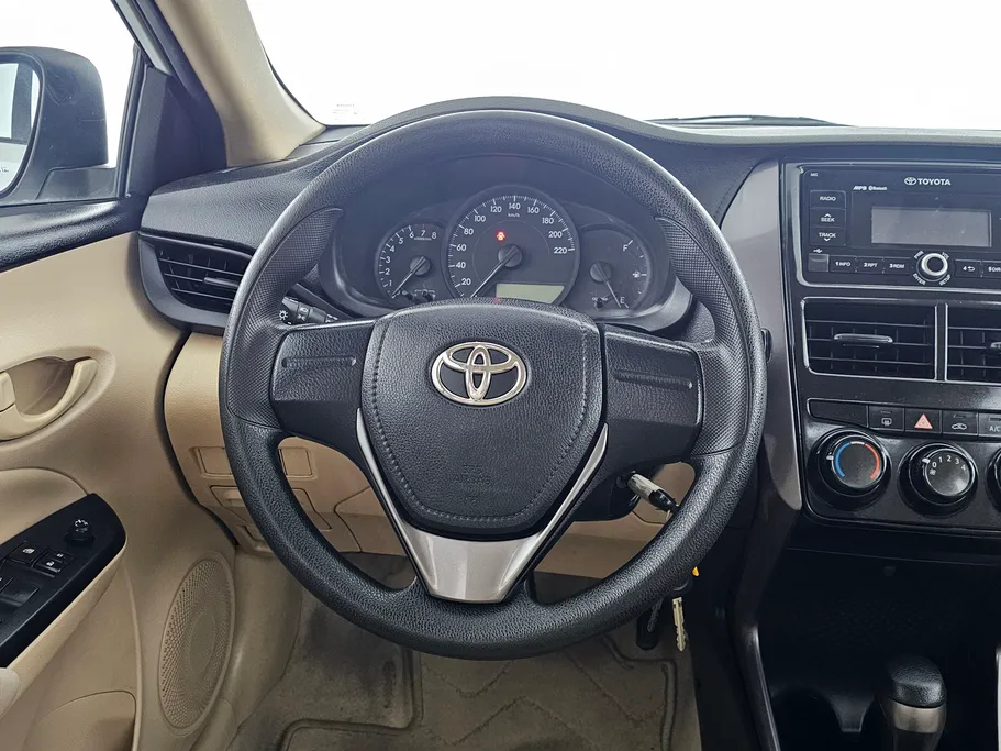 2022 Toyota Yaris  Y 