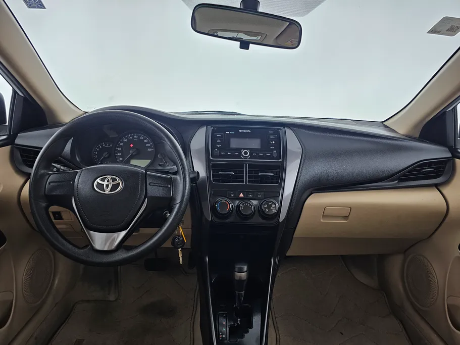 2022 Toyota Yaris  Y 