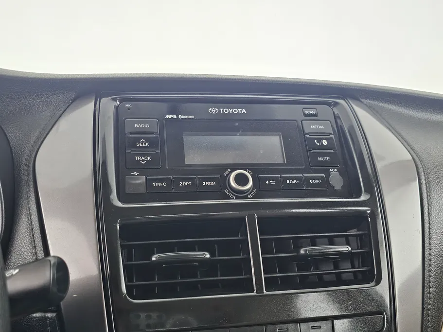 2022 Toyota Yaris  Y 