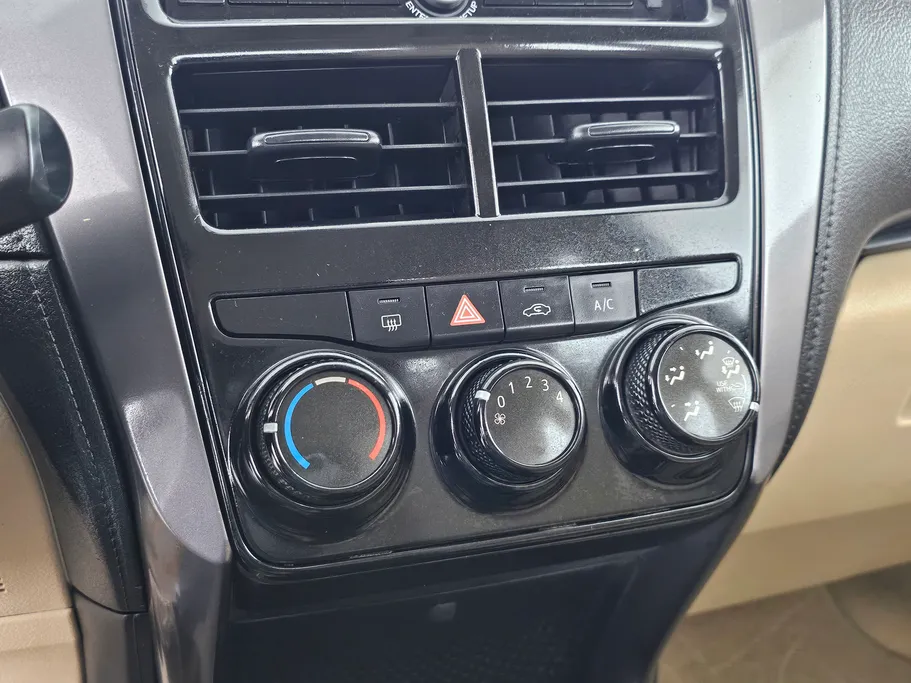 2022 Toyota Yaris  Y 