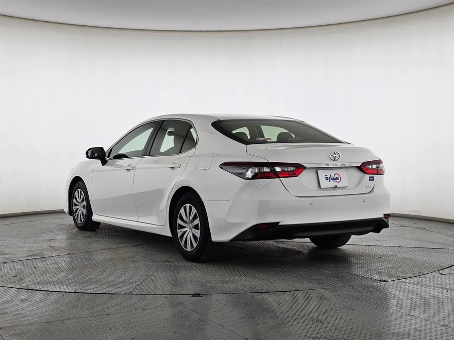 تويوتا كامري LE 2022 