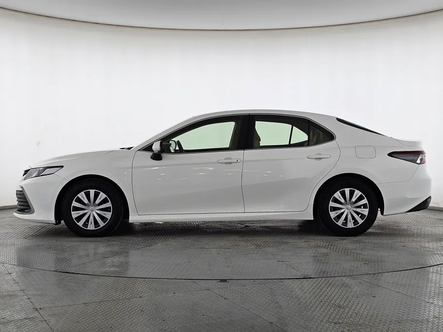 تويوتا كامري LE 2022 