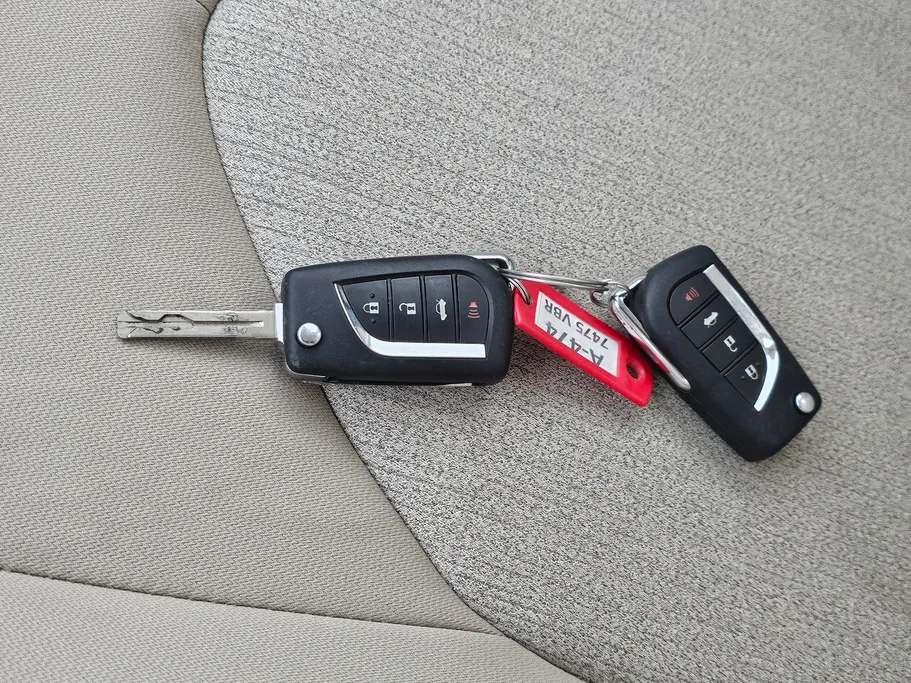 تويوتا كامري LE 2022 