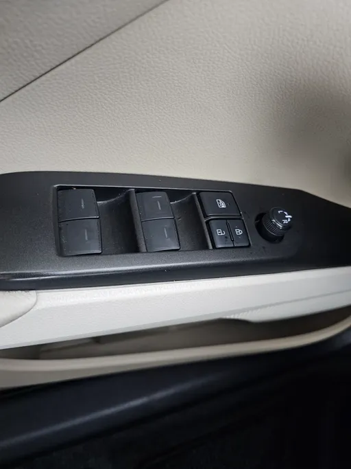 تويوتا كامري LE 2022 