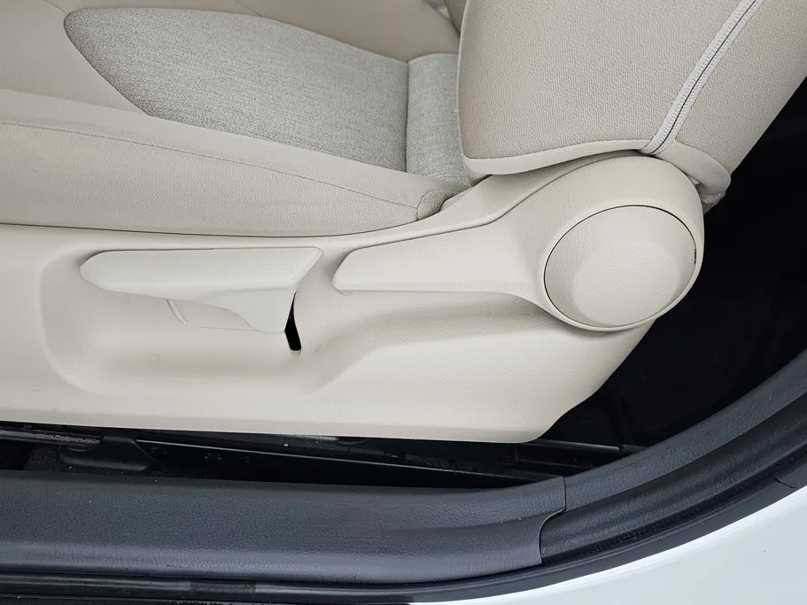 تويوتا كامري LE 2022 