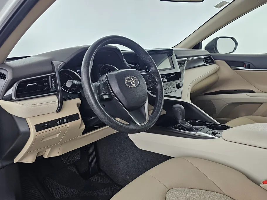 تويوتا كامري LE 2022 