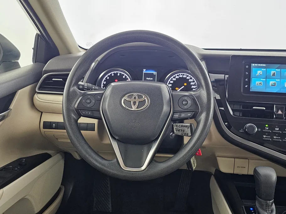 تويوتا كامري LE 2022 