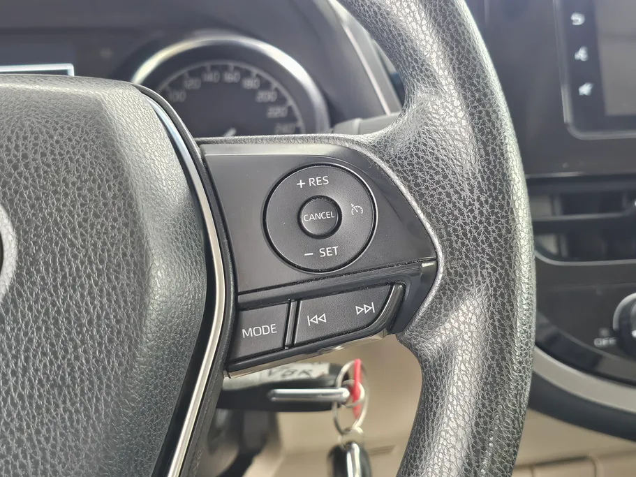 تويوتا كامري LE 2022 