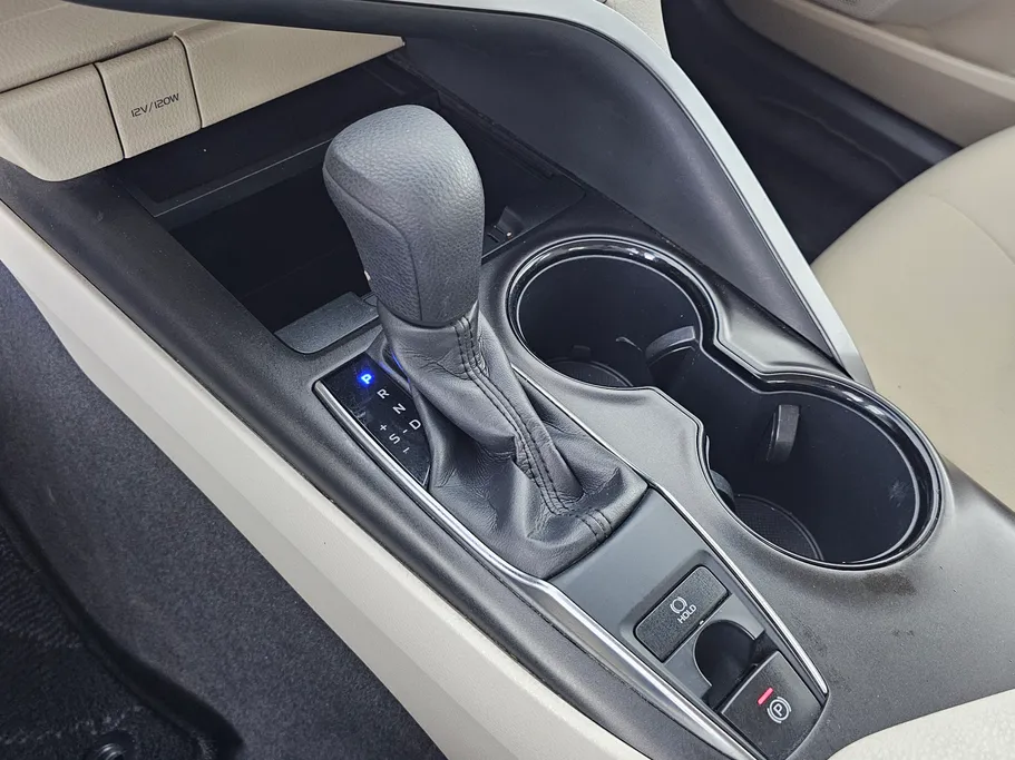 تويوتا كامري LE 2022 