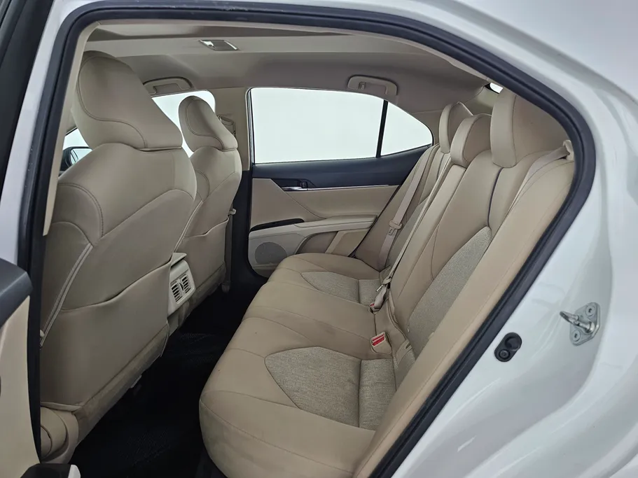 تويوتا كامري LE 2022 