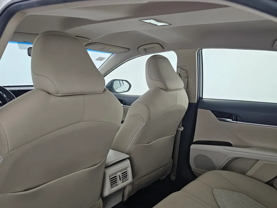 تويوتا كامري LE 2022 