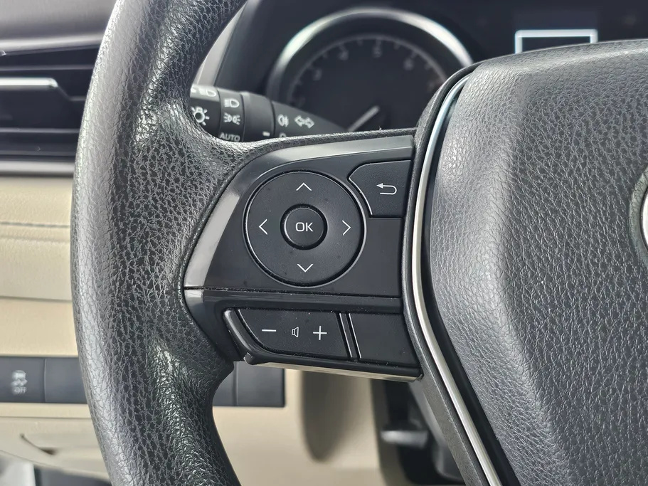 تويوتا كامري LE 2022 