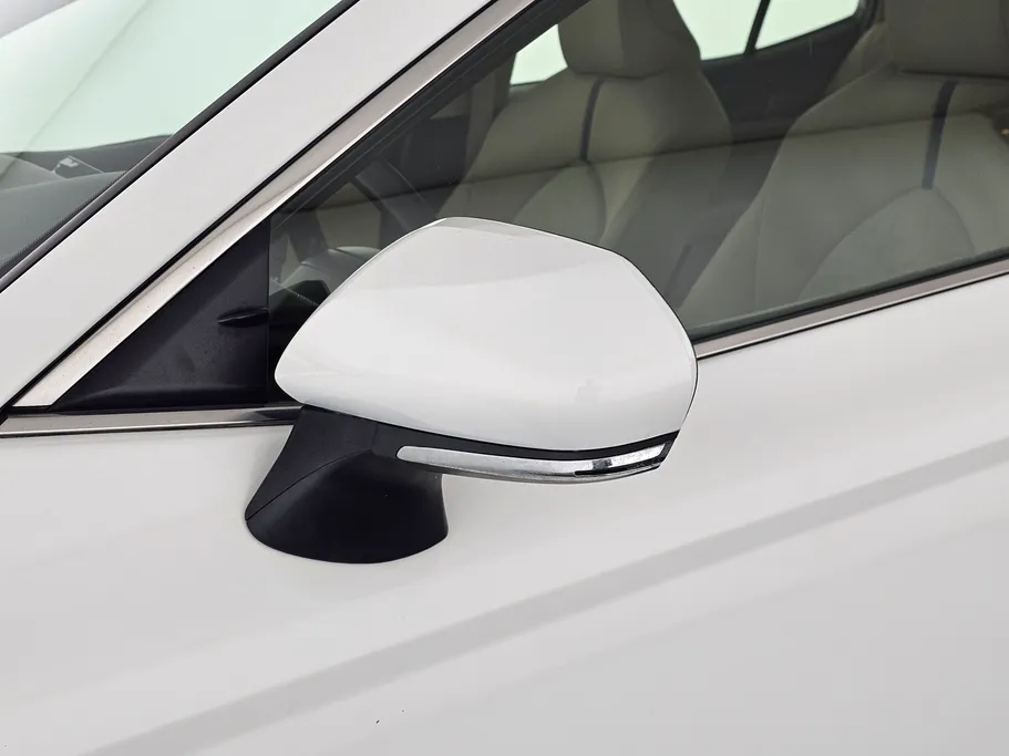 تويوتا كامري LE 2022 