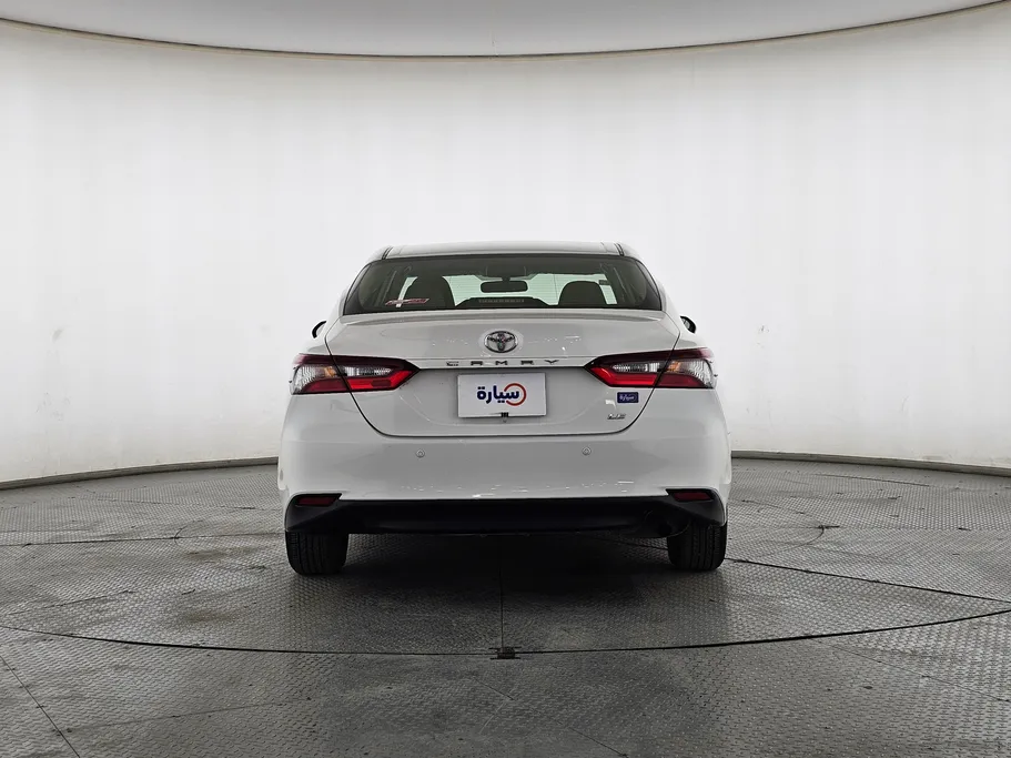 تويوتا كامري LE 2022 